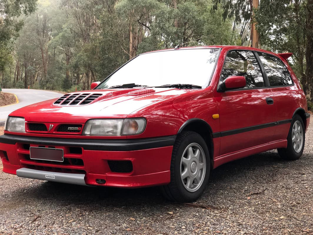 Nissan pulsar gti r